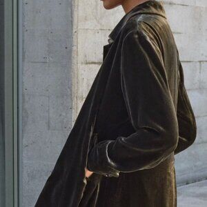 Gorgeous Poetry Silk Velvet jacket in graphite.   Made of viscose and silk.